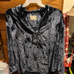 Women's free people oversize velvet top